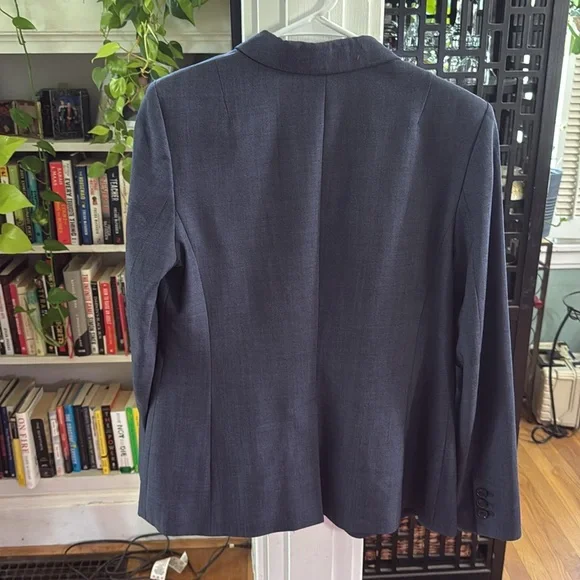 Banana Republic blue woman’s blazer - Picture 3 of 6